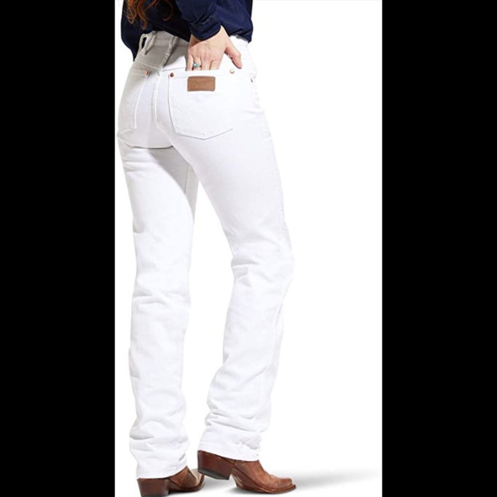 Wrangler Women’s Cowboy Cut Slim Fit Natural Waist
